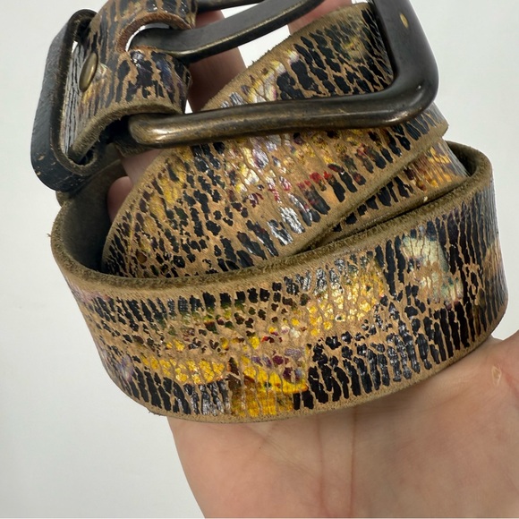 Leather island designed by Bill Lavin, highly distressed leather belt 36 - Picture 2 of 11